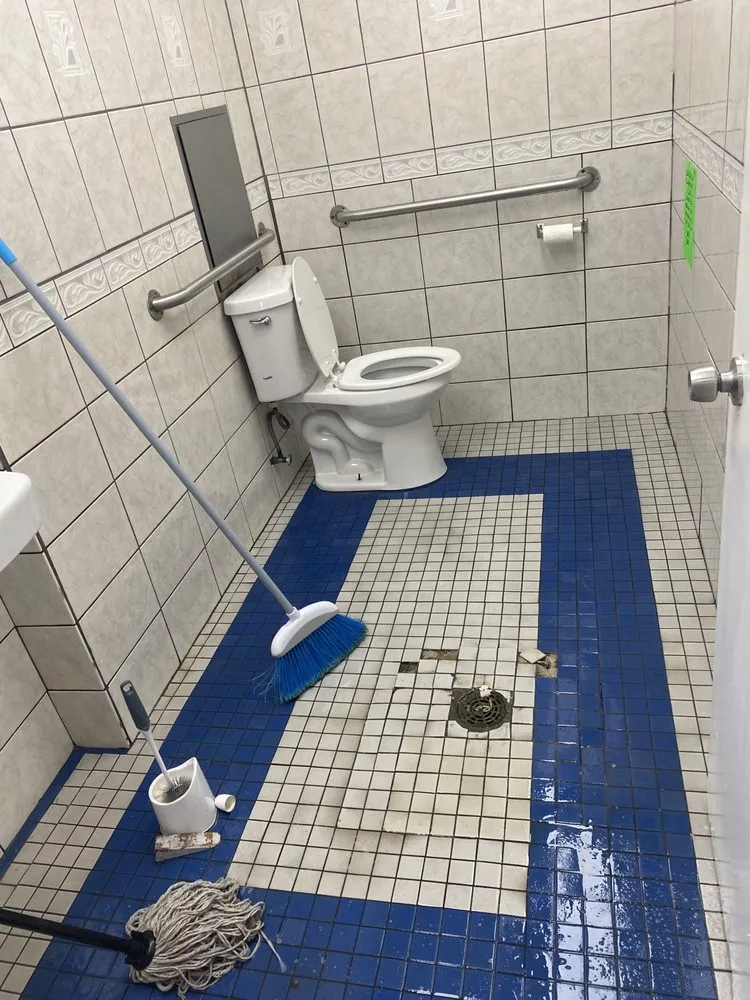 Professional yard cleanup service for year-round maintenance across Fort Pierce, FL - Lucy Professional Cleaning Services