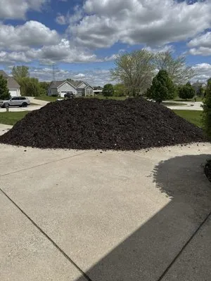 Lueder's Lawn Seeding & Trucking