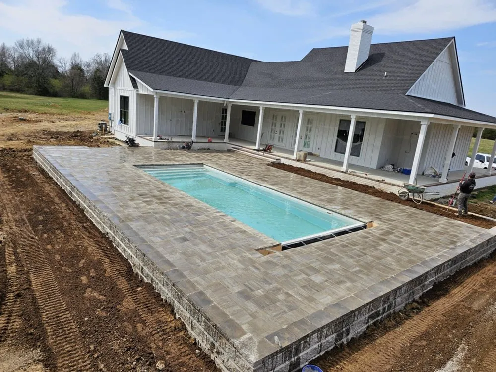 Affordable yard maintenance experts serving Shelbyville, TN - Lugo Landscaping & Hardscapes