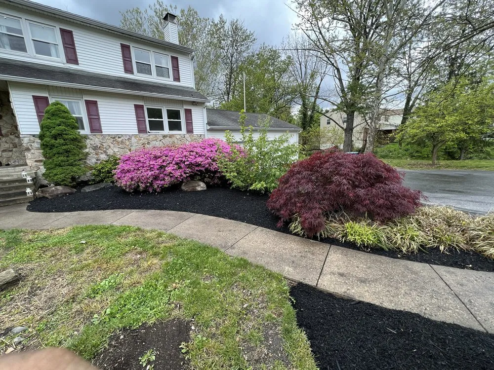 Affordable landscaping services experts serving Philadelphia, PA - Luis Finest Lawn Care