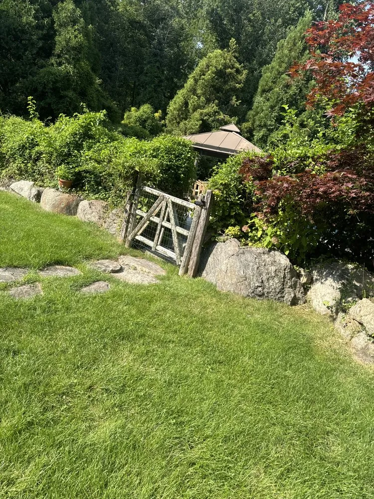 Custom landscape design experts serving Norwalk, CT - Luis Landscape