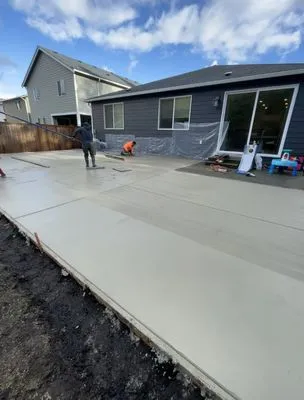 Luis Landscaping Logo