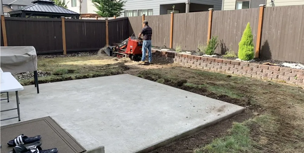 Expert lawn mowing service with custom design in Lynnwood, WA by Luis Landscaping Llc