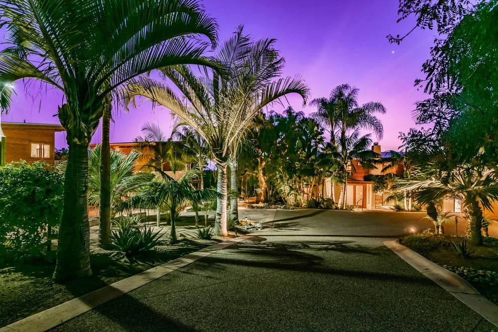 Professional lawn care service experts serving Encinitas, CA - Luis Landscaping Services