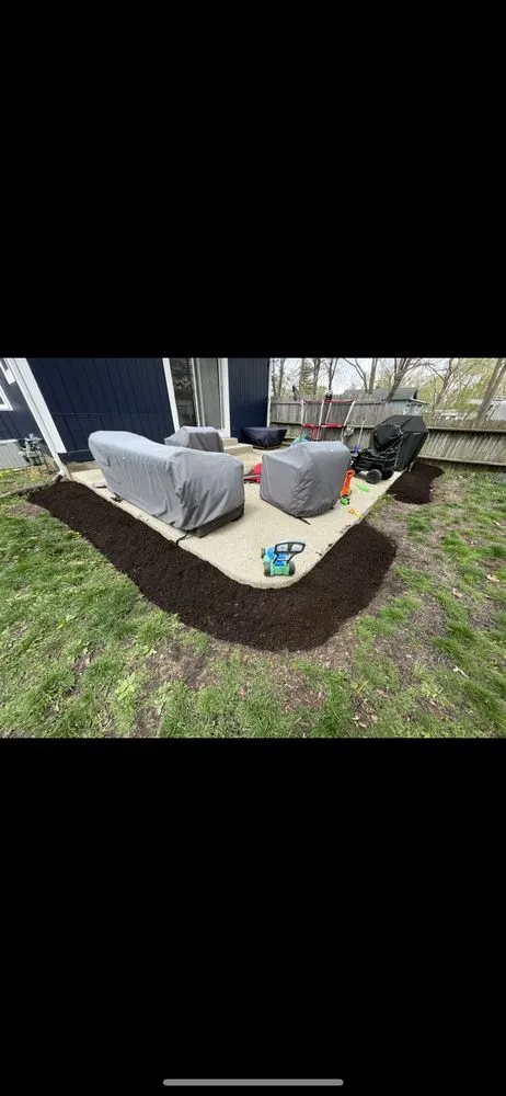 Top-rated residential landscaping in Crystal Lake, IL - Luis lawn care