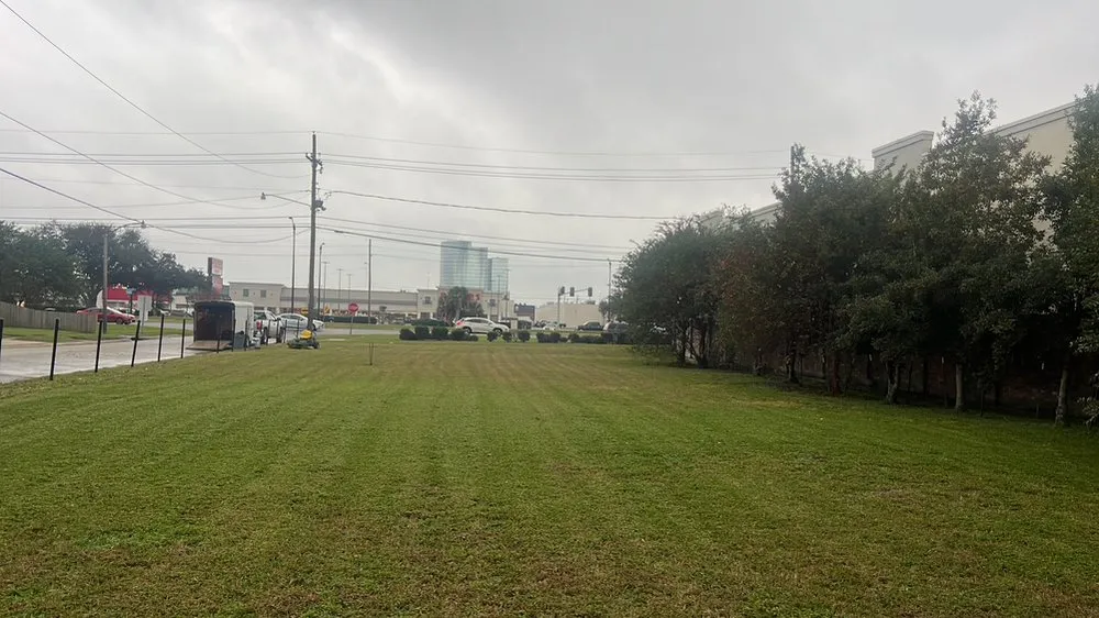 Affordable landscape design for residential properties in Gretna, LA by Luis Lawn Care Services