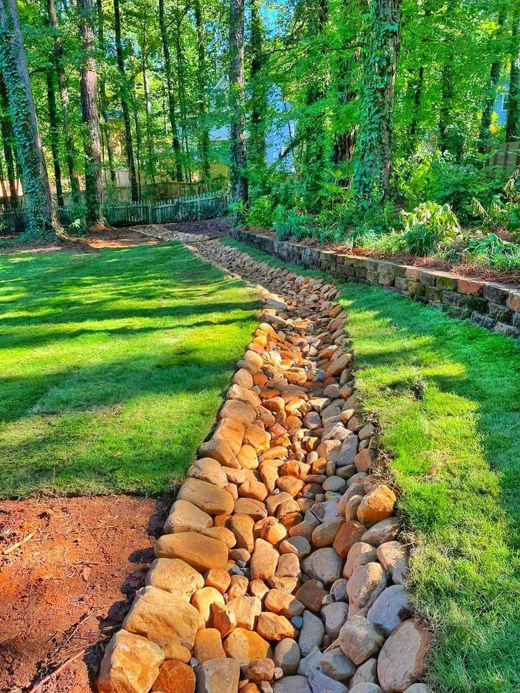 Top-rated lawn care service in Austell, GA - Luis Professional Tree Services