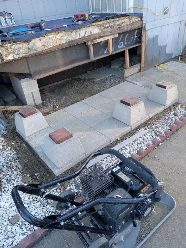 Custom lawn mowing service for beautiful yards across Oakland, CA - Luis Ramirez