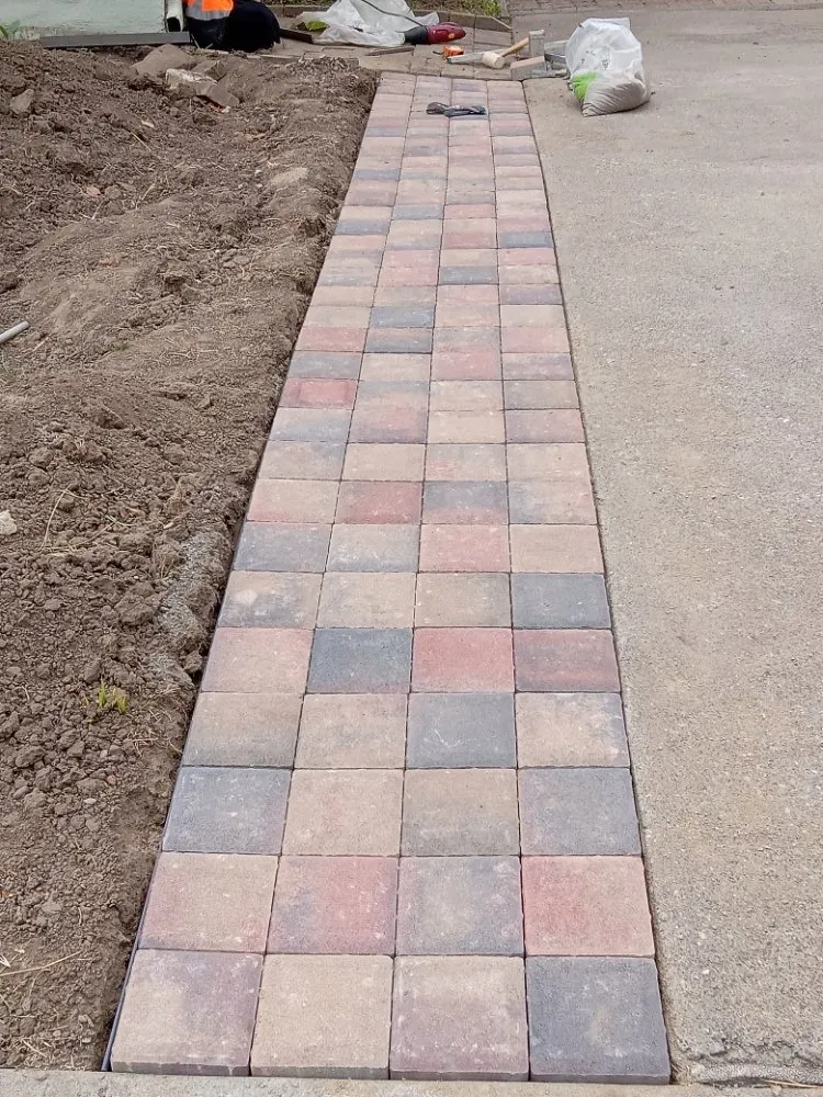 Professional lawn mowing service experts serving Oakland, CA - Luis Ramirez