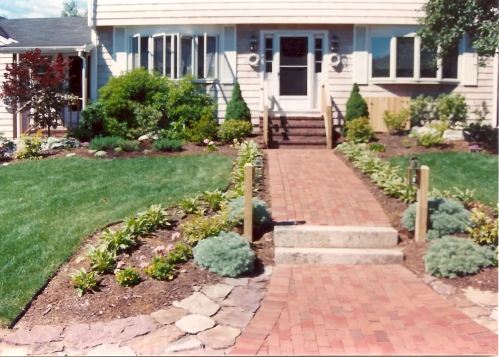 Affordable garden landscaping for beautiful yards across Andover, MA - Luken Landscaping