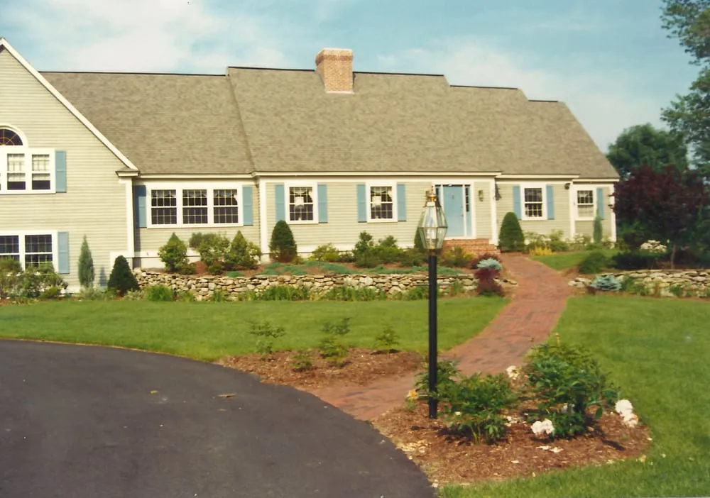 Custom lawn care service experts serving Andover, MA - Luken Landscaping
