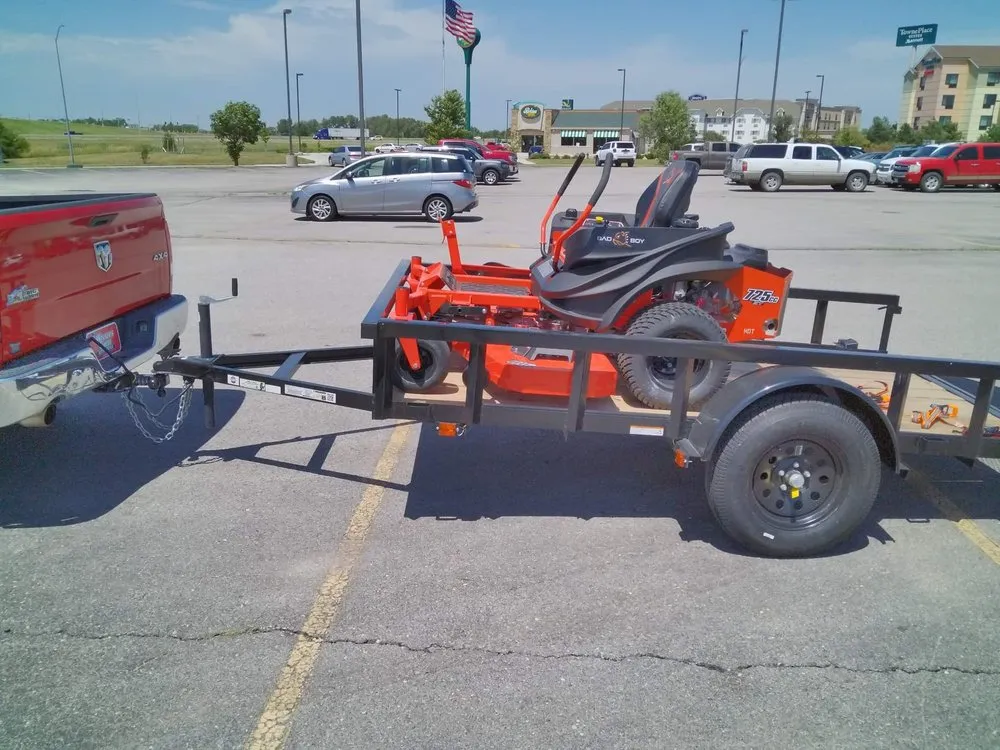 Custom lawn mowing service in Fremont, NE - Luke's grass