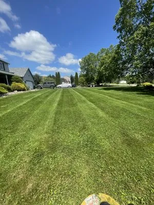 Luke’s Lawncare Logo