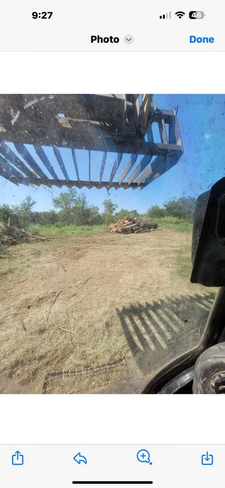 Local lawn mowing service in Brazoria, TX by Lumans Log Away