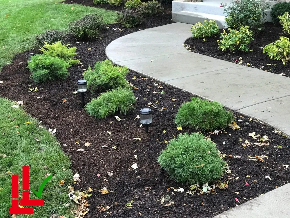 Affordable yard cleanup service with custom design across Wauconda, IL - Lumbreras Landscaping