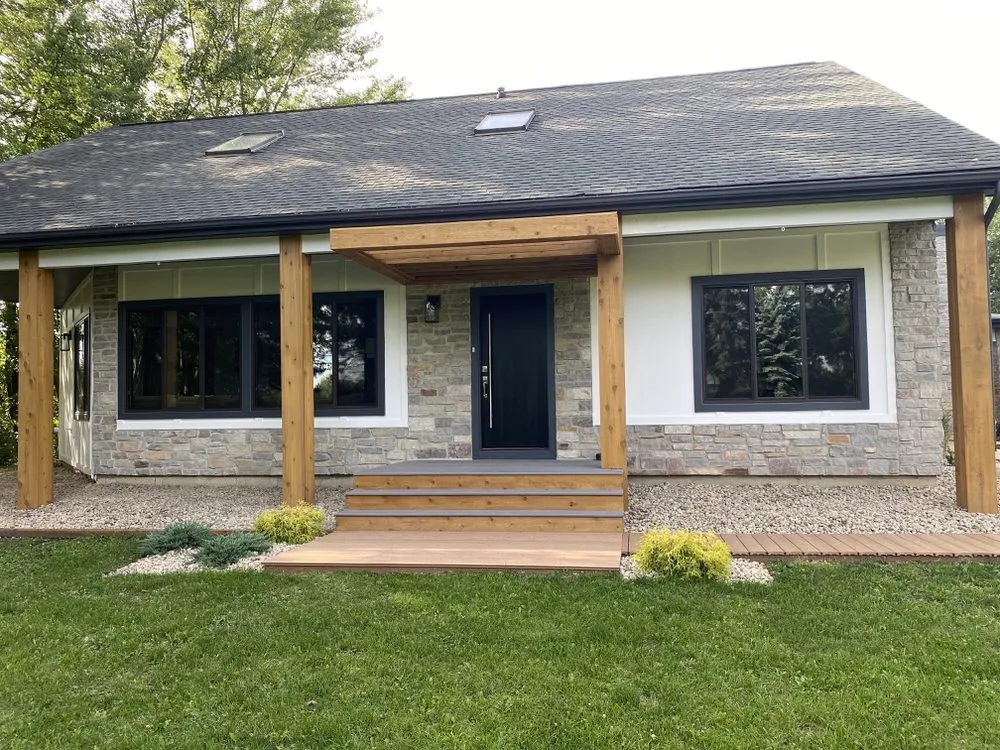 Custom yard cleanup service for beautiful yards across Wauconda, IL - Lumbreras Landscaping