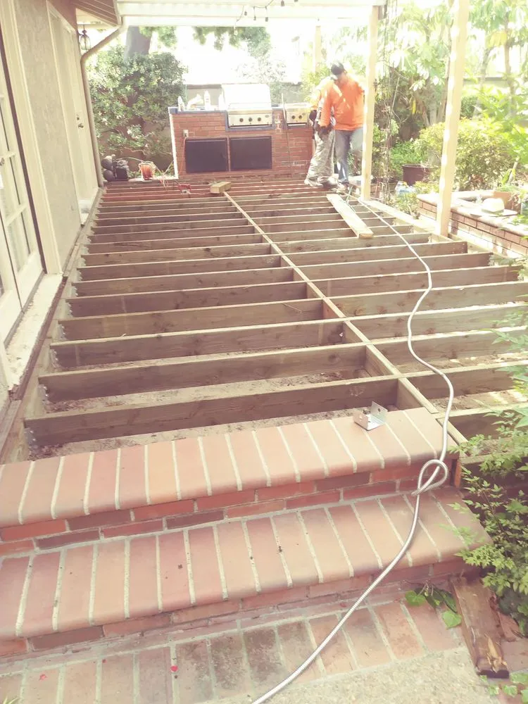 Professional lawn mowing service for beautiful yards in San Fernando Valley, CA by Luna & Sol Services