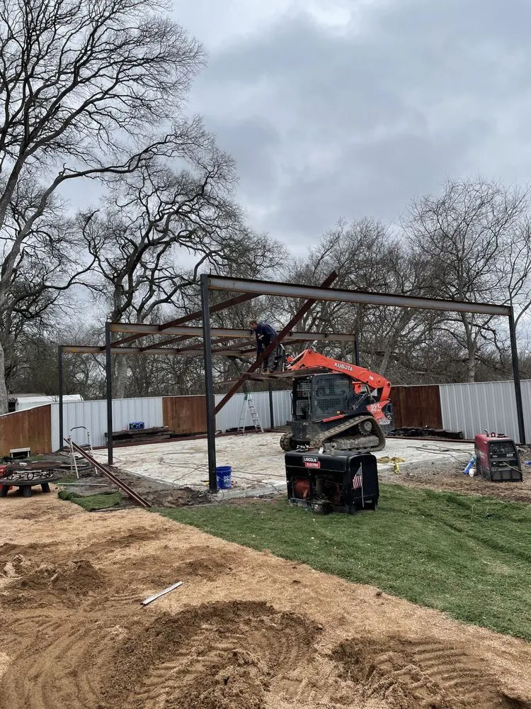 Reliable yard maintenance for beautiful yards across Floresville, TX - Luna Landscape and Lawn Service