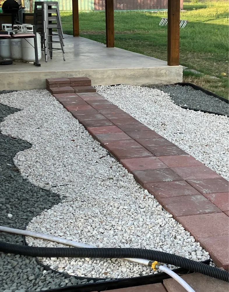 Trusted lawn care service near you in Floresville, TX by Luna Landscape and Lawn Service