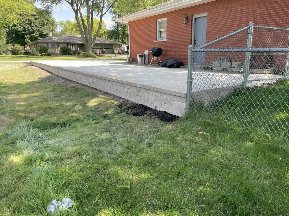 Local lawn care service experts serving Kankakee, IL - Luna Landscaping & Concrete