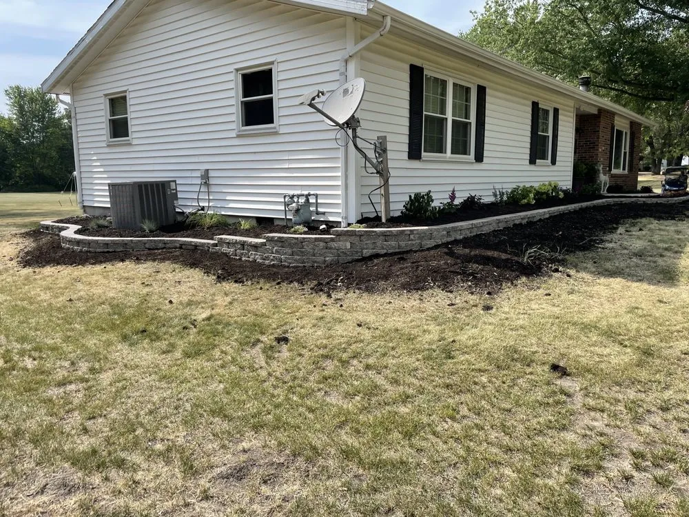 Top-rated garden landscaping for residential properties in Kankakee, IL by Luna Landscaping & Concrete