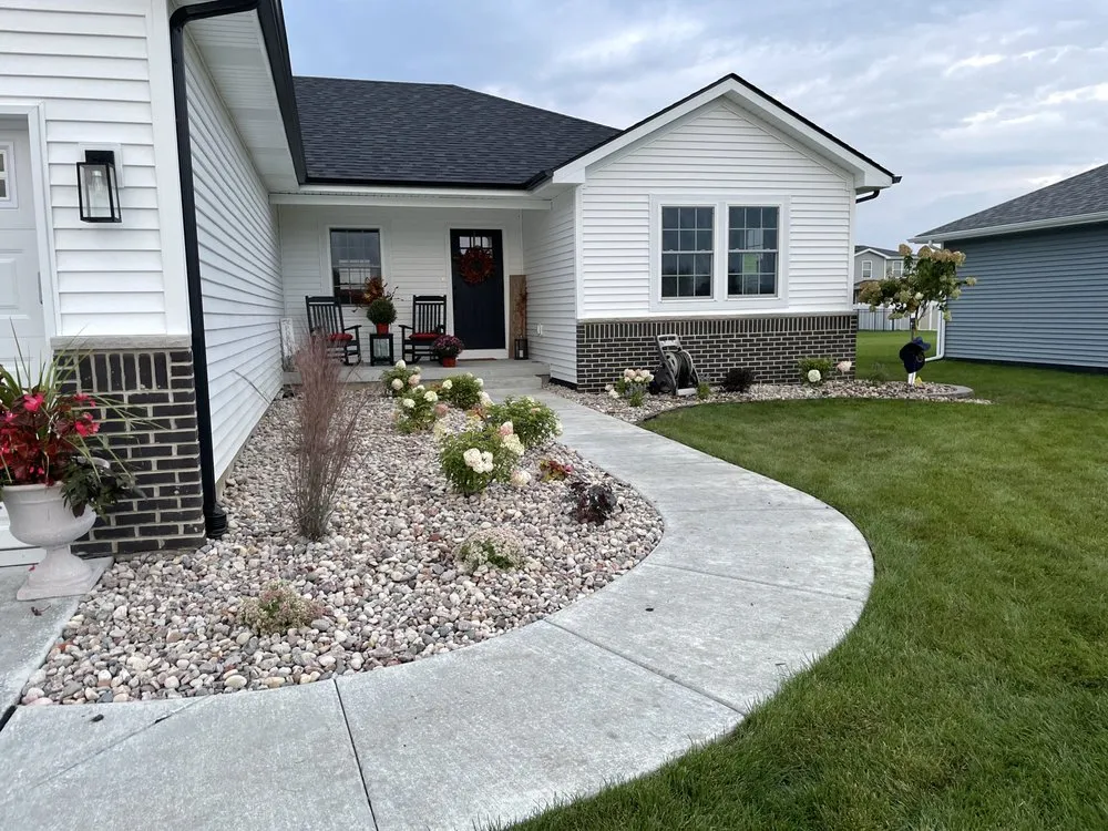 Local landscaping services in Kankakee, IL - Luna Landscaping & Concrete