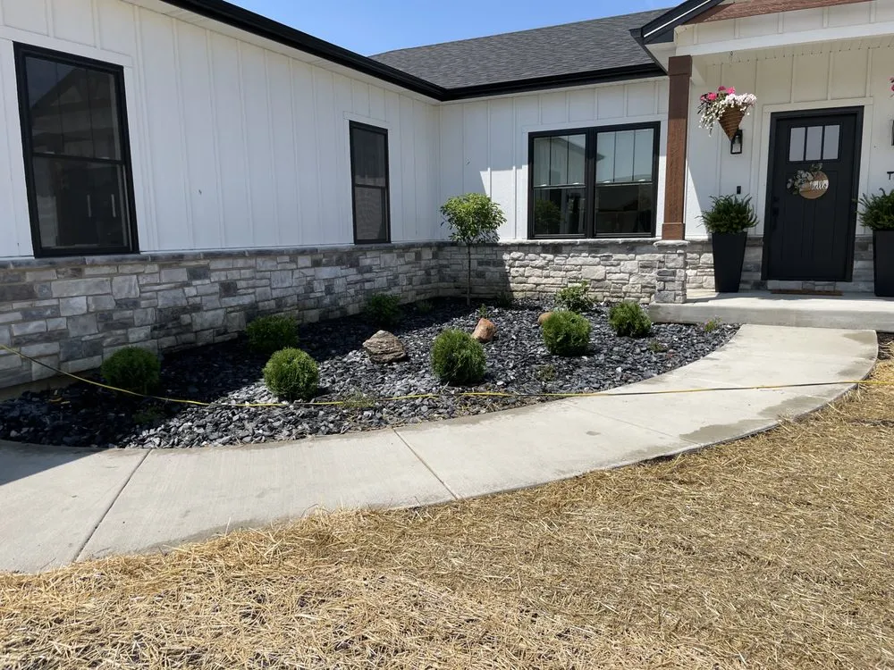 Trusted lawn care service in Kankakee, IL by Luna Landscaping & Concrete