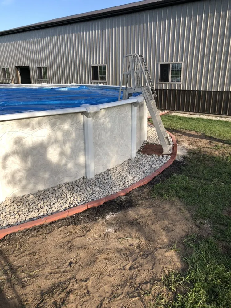 Professional lawn mowing service in Kankakee, IL - Luna landscaping