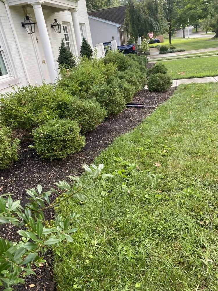 Custom outdoor landscaping in Lexington, KY by Luna Lawn and Landscaping Services