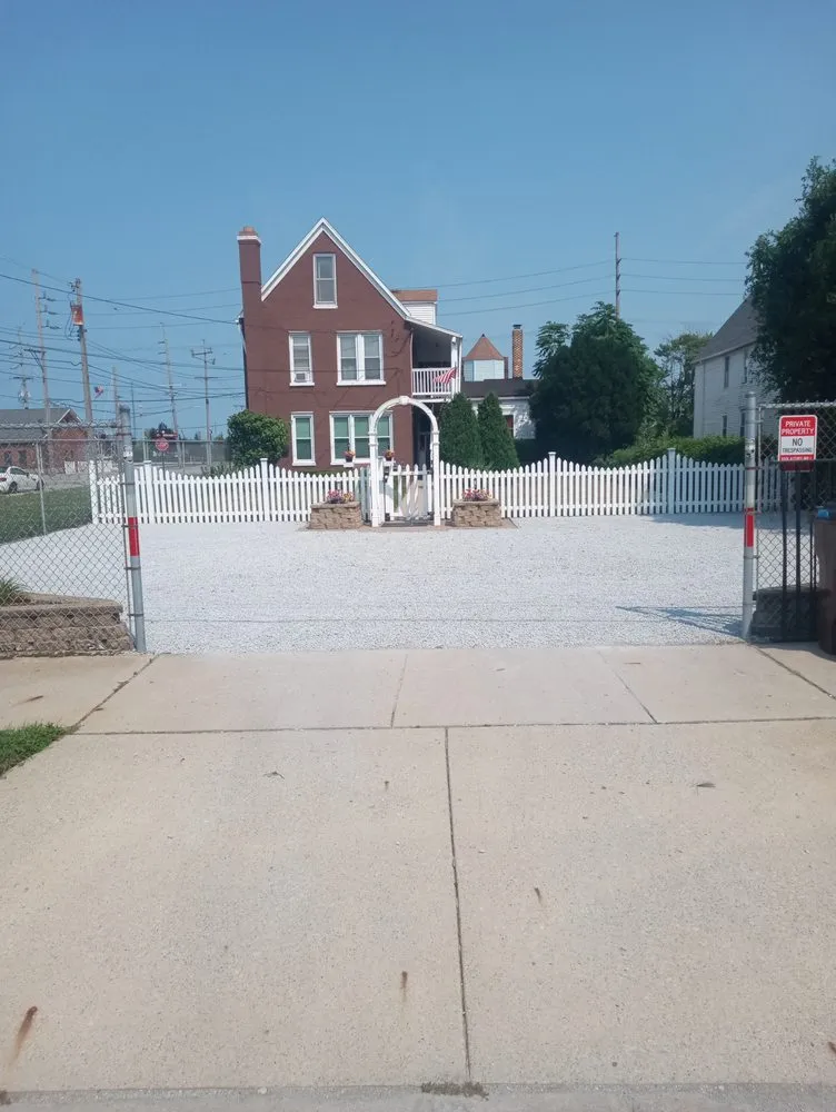 Professional lawn care service experts serving Merrillville, IN - Luna Lever