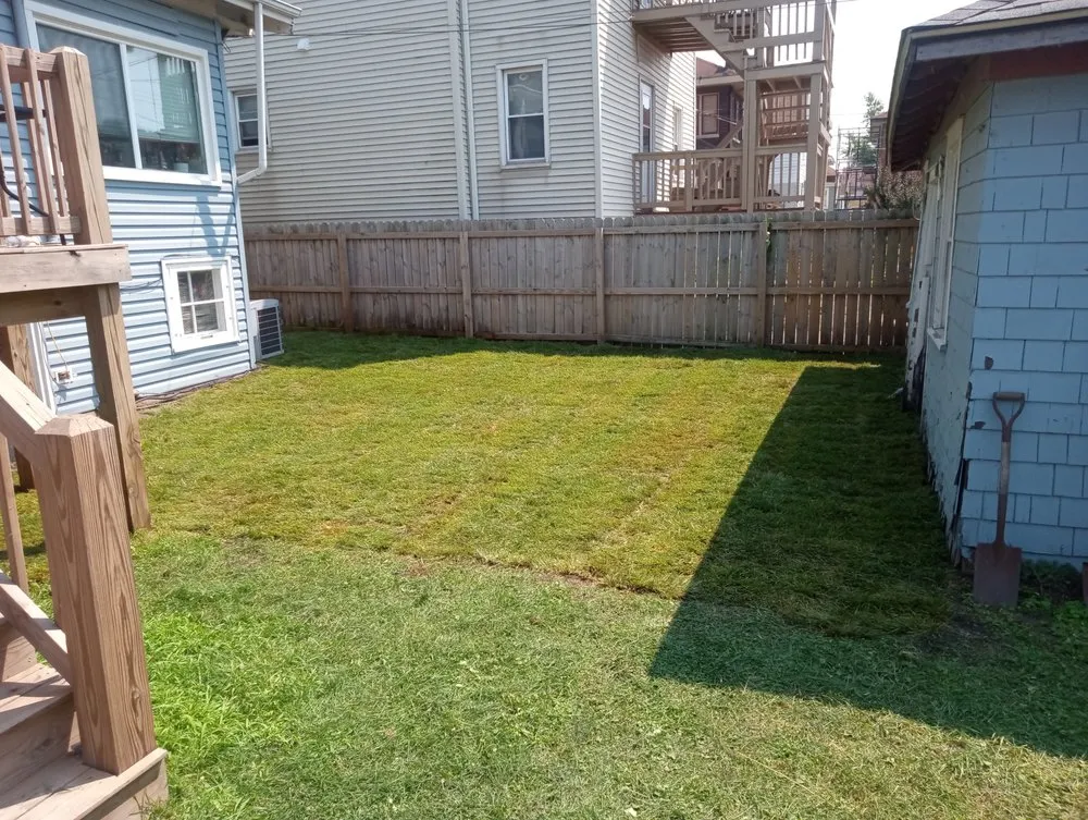 Professional yard maintenance in Merrillville, IN - Luna Lever