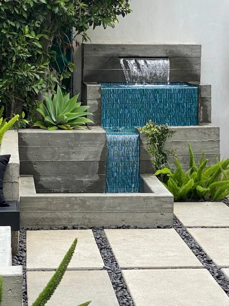 Trusted yard cleanup service in Los Angeles, CA by Lunaquatic