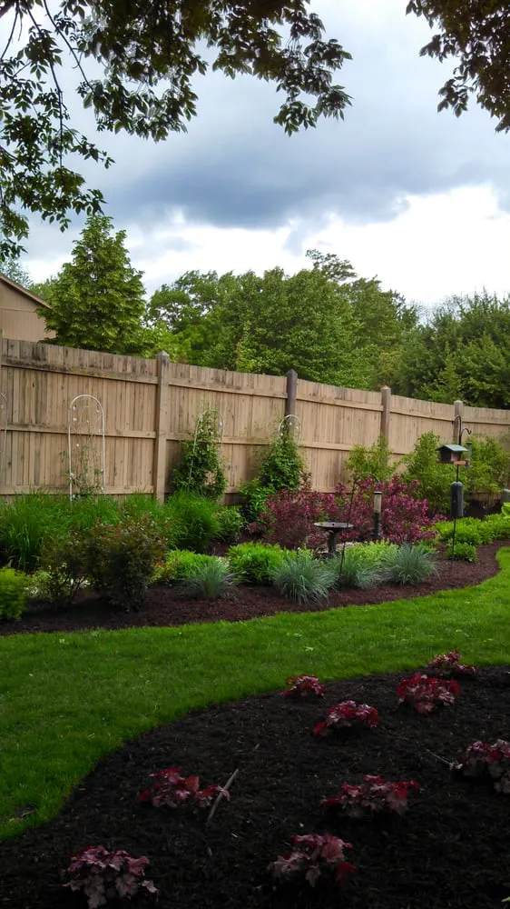 Affordable yard maintenance experts serving Des Plaines, IL - Lunar Landscaping