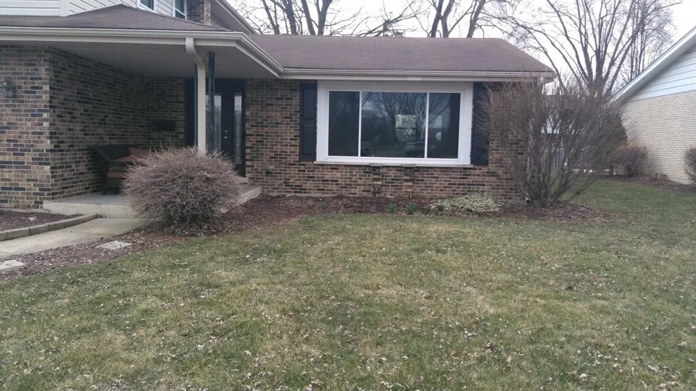 Affordable lawn mowing service for beautiful yards in Des Plaines, IL by Lunar Landscaping