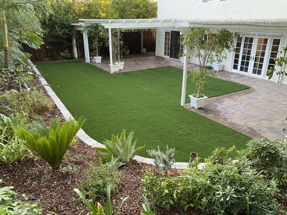 Reliable outdoor landscaping for beautiful yards in San Fernando Valley, CA by Luna’s artificial grass