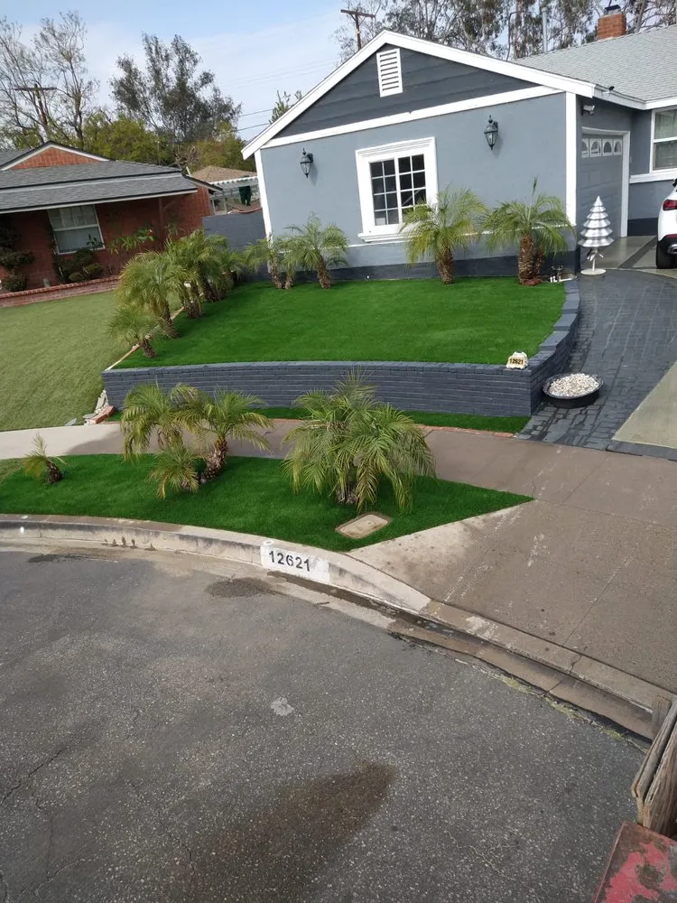 Local lawn care service experts serving San Fernando Valley, CA - Luna’s artificial grass