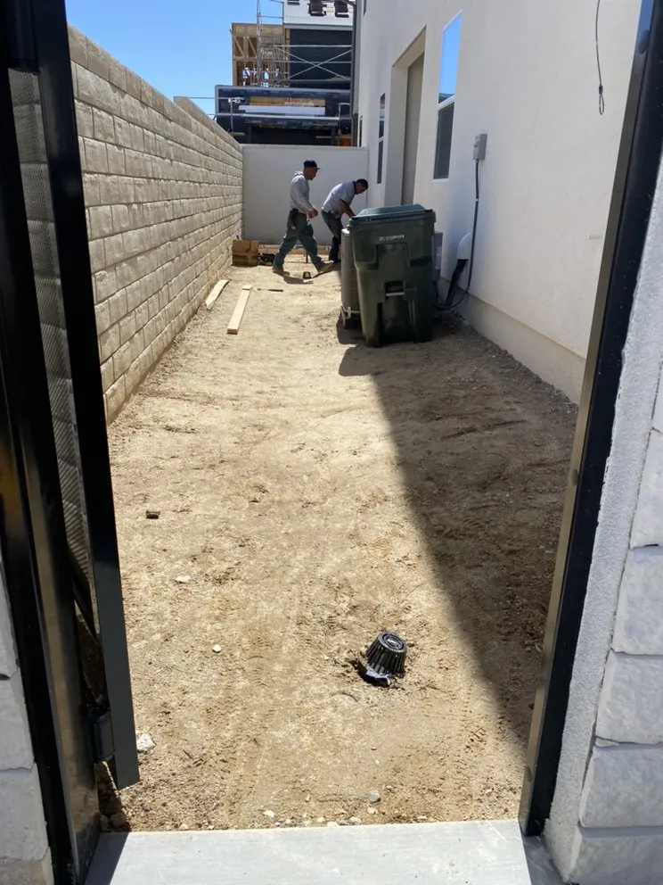 Expert yard cleanup service for homes across San Fernando Valley, CA - Luna’s artificial grass