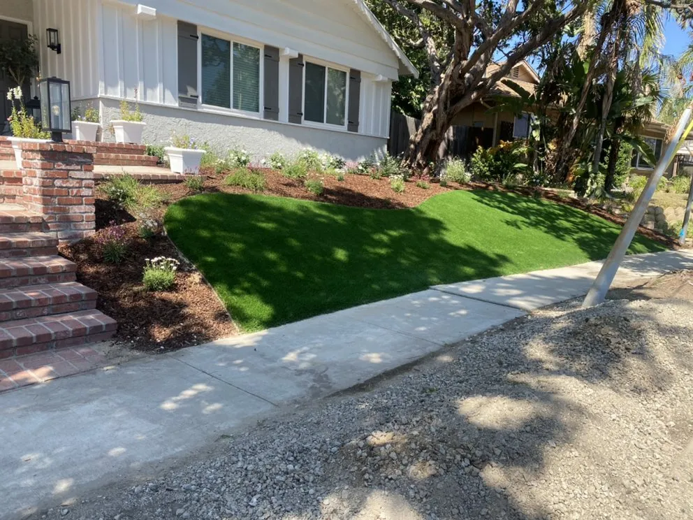Expert lawn care service in San Fernando Valley, CA by Luna’s artificial grass