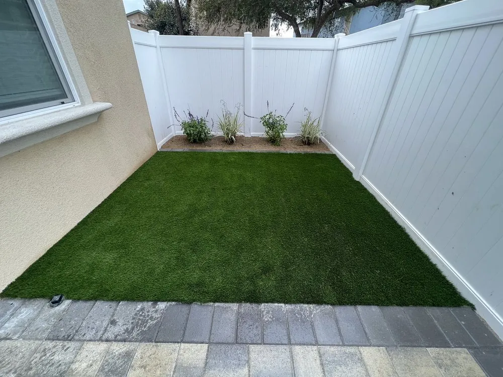 Reliable yard cleanup service experts serving San Fernando Valley, CA - Luna’s artificial grass