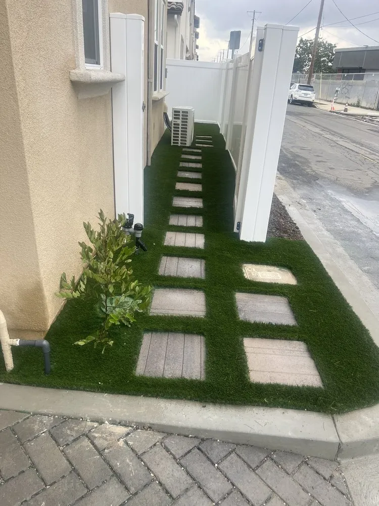 Professional residential landscaping near you in San Fernando Valley, CA by Luna’s artificial grass