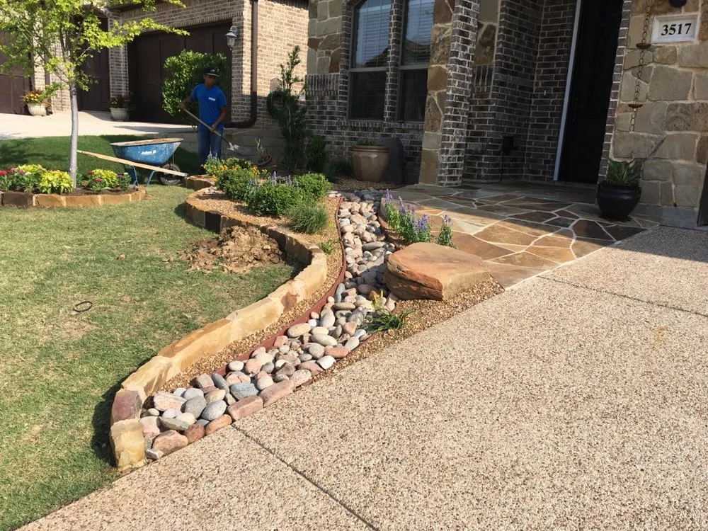 Top-rated residential landscaping for year-round maintenance across Valley View, TX - Lunas Landscape and Construction