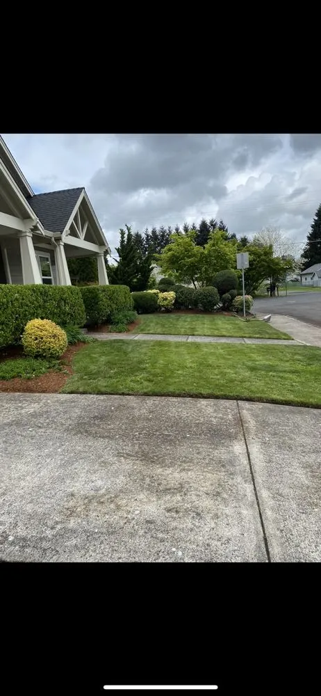 Professional garden landscaping with custom design in Gresham, OR by Luna’s Landscape