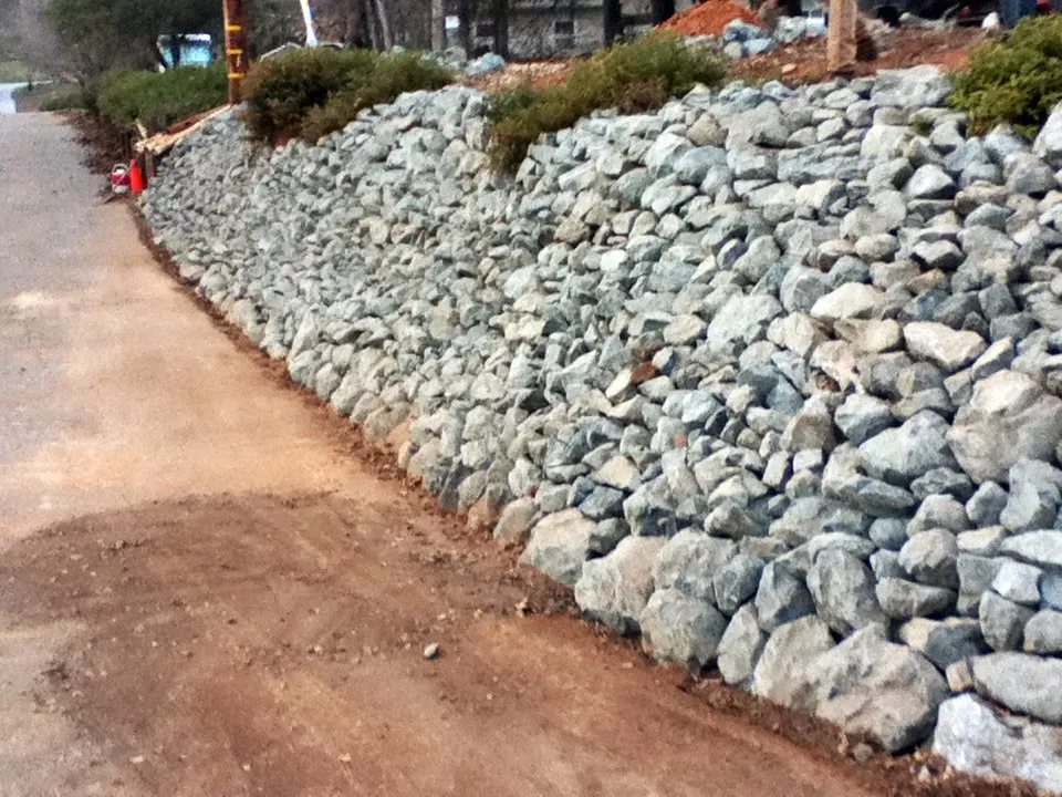 Trusted yard maintenance in Penn Valley, CA - Luna's Landscaping