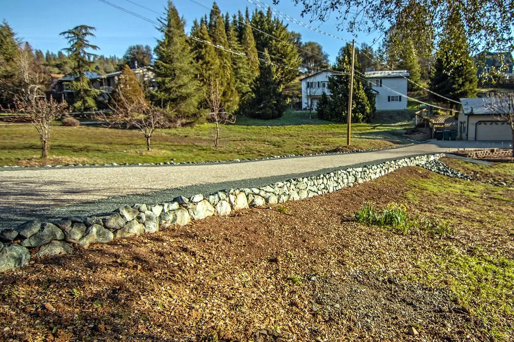 Custom lawn care service experts serving Penn Valley, CA - Luna's Landscaping