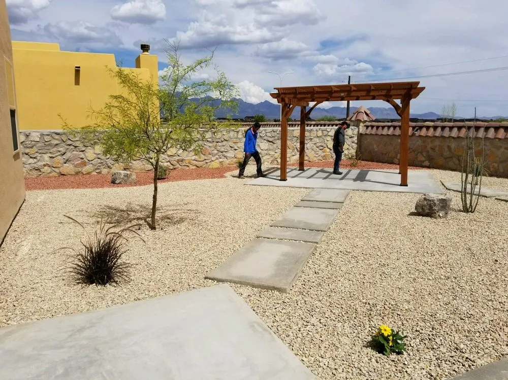 Affordable yard maintenance for residential properties across Roswell, NM - Luna's Lawn & Yard Services