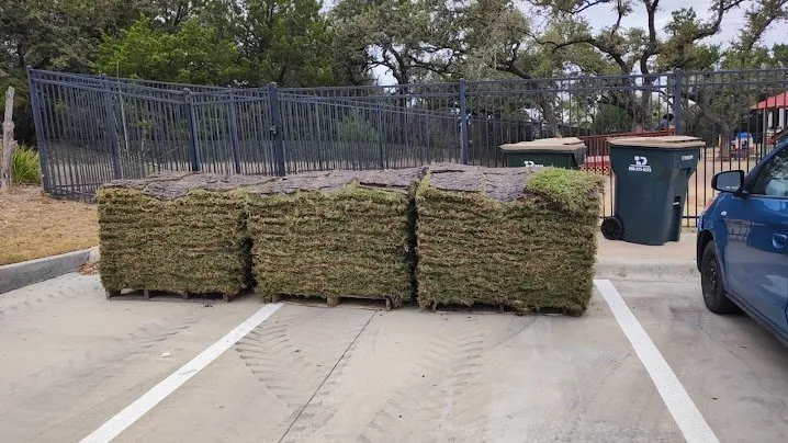 Reliable outdoor landscaping experts serving Austin, TX - Luna’s Lawn And Construction