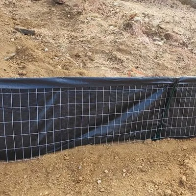 Luna’s Lawn And Construction Logo