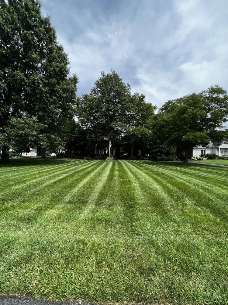 Expert outdoor landscaping with custom design in New Castle, DE by Luna’s Lawn Care