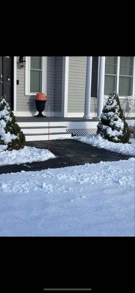 Local lawn care service for homes across Amesbury, MA - Lunch Pail Services