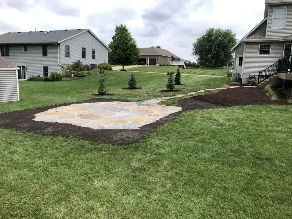 Expert lawn care service experts serving Moline, IL - Lundahl Landscaping